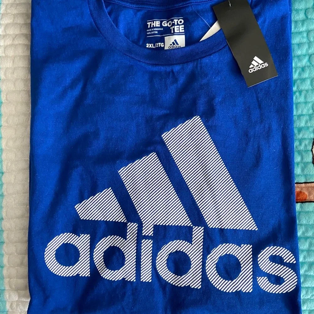 Adidas Men’s Tee Size 2XL
